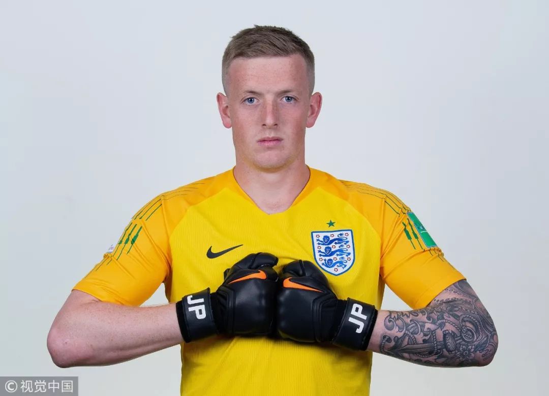 荷兰逆转瑞士，皮克扛起全队