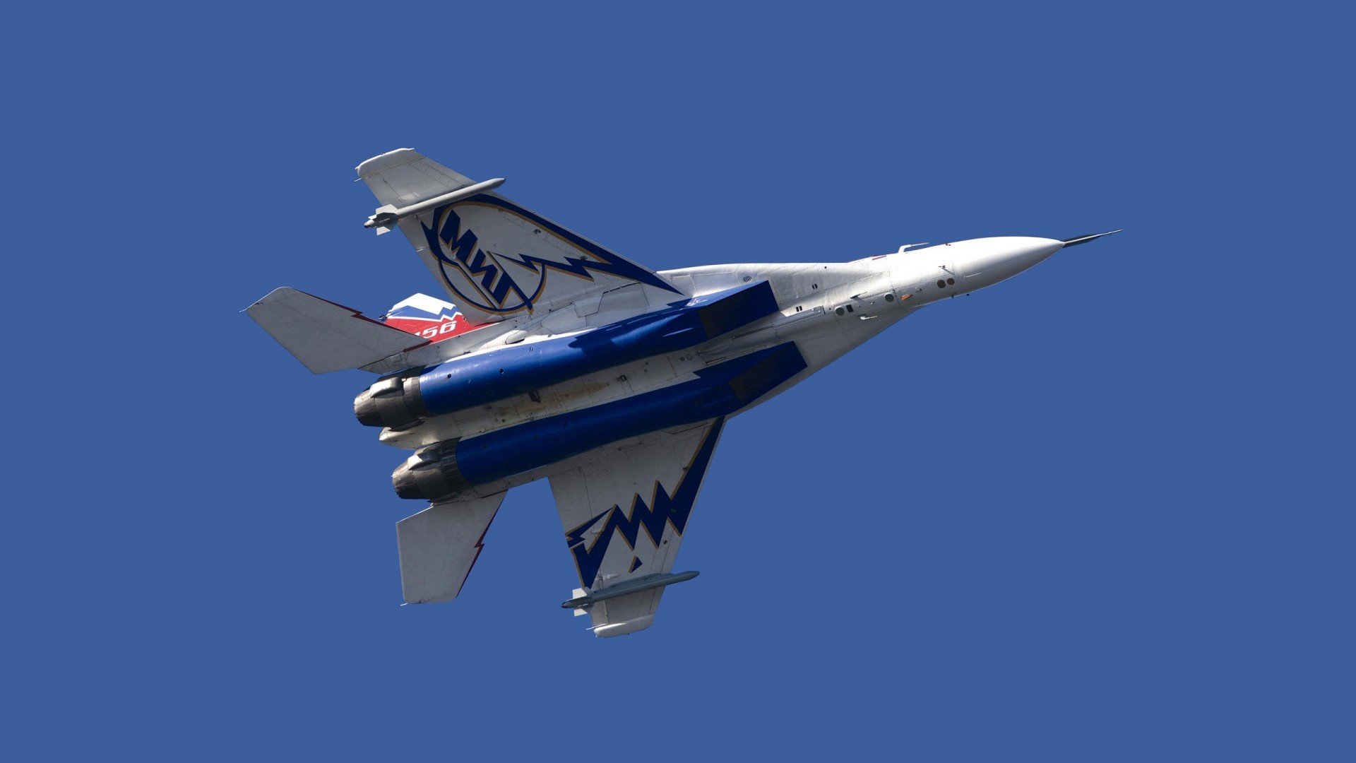 孔德一战封神！玻利维亚窒息式防守掐灭波斯铁骑，南美奇迹震惊世界